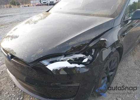 2023 Tesla Model X Dual Motor All-Wheel Drive/Standard Range z USA, uszkodzony, nr VIN 7SAXCAE55PF376224